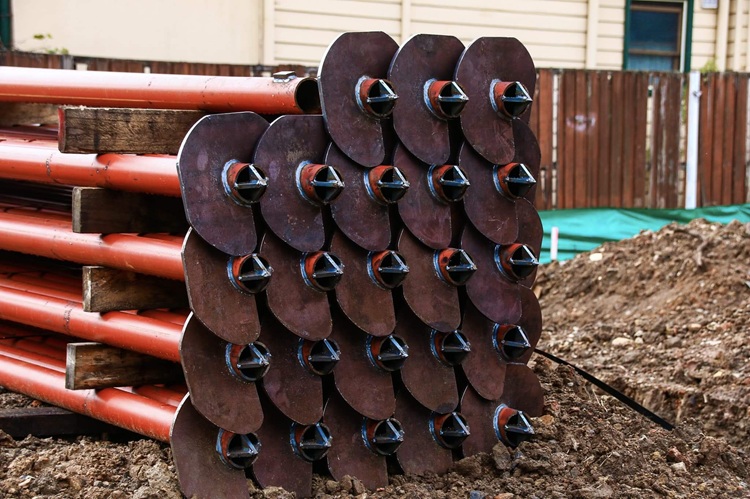 what is screw piles